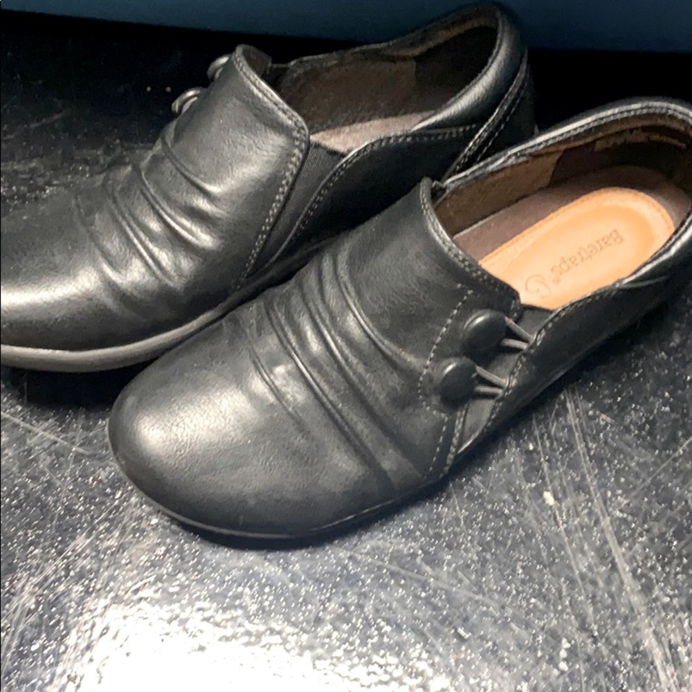 Flat shoes